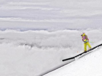 Luis Goñi rails y mar de nubes